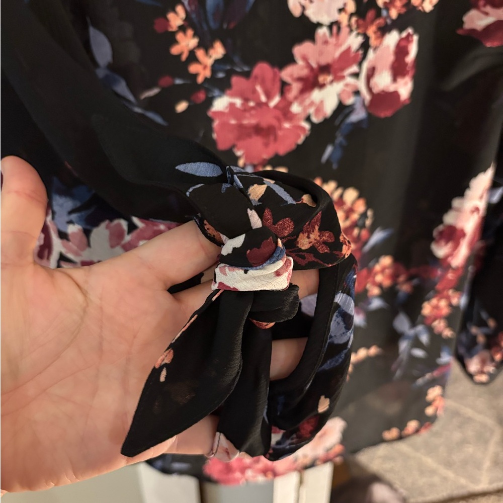 Alyx Black Floral Blouse - Picture 4 of 7